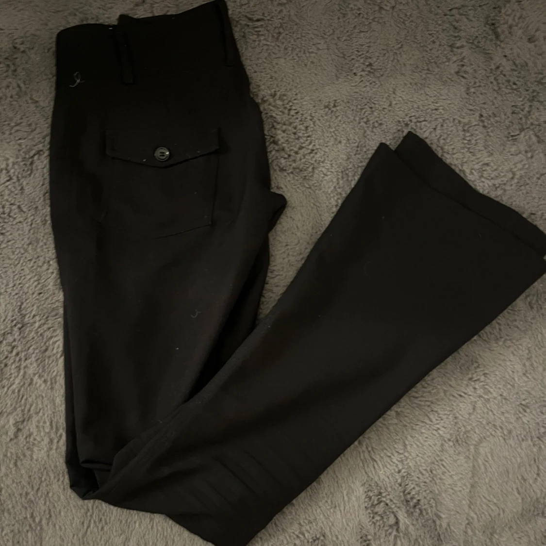 Svarta bootcut kostym byxor med ficka - 1