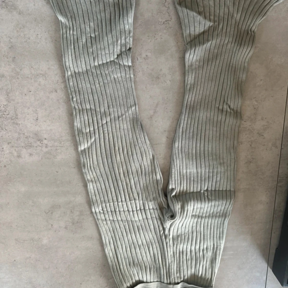 Ribbade vida byxor från H&M - 1