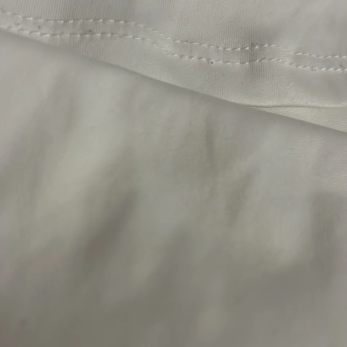 Vit långklänning med smala axelband - 1