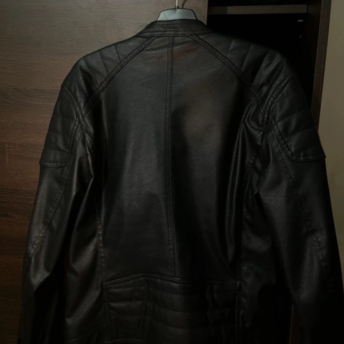 Svart skinnjacka  - 2