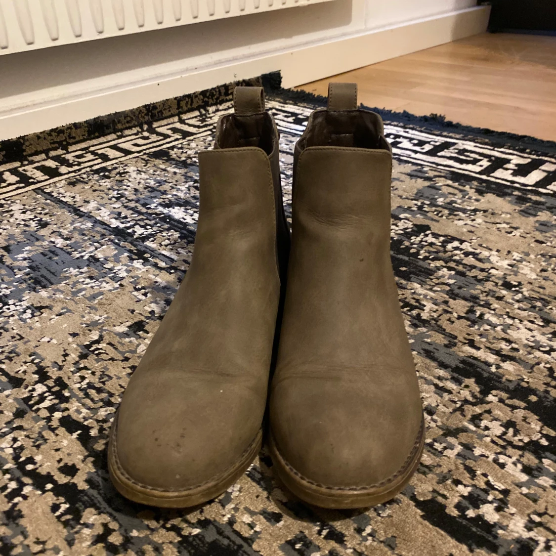Beiga chelsea boots i skinn - 1