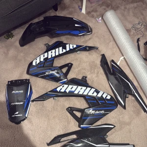 Kåpor till du vet vem du e - Dem e skadade där bak