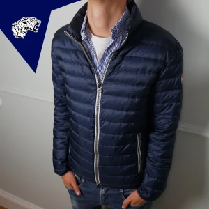 COLMAR JACKA - Fet Colmar jacka| Skick: 8.5/10 | Strl: 48 (M) | Modellen är 182 cm | Hör av dig om du undrar någonting!