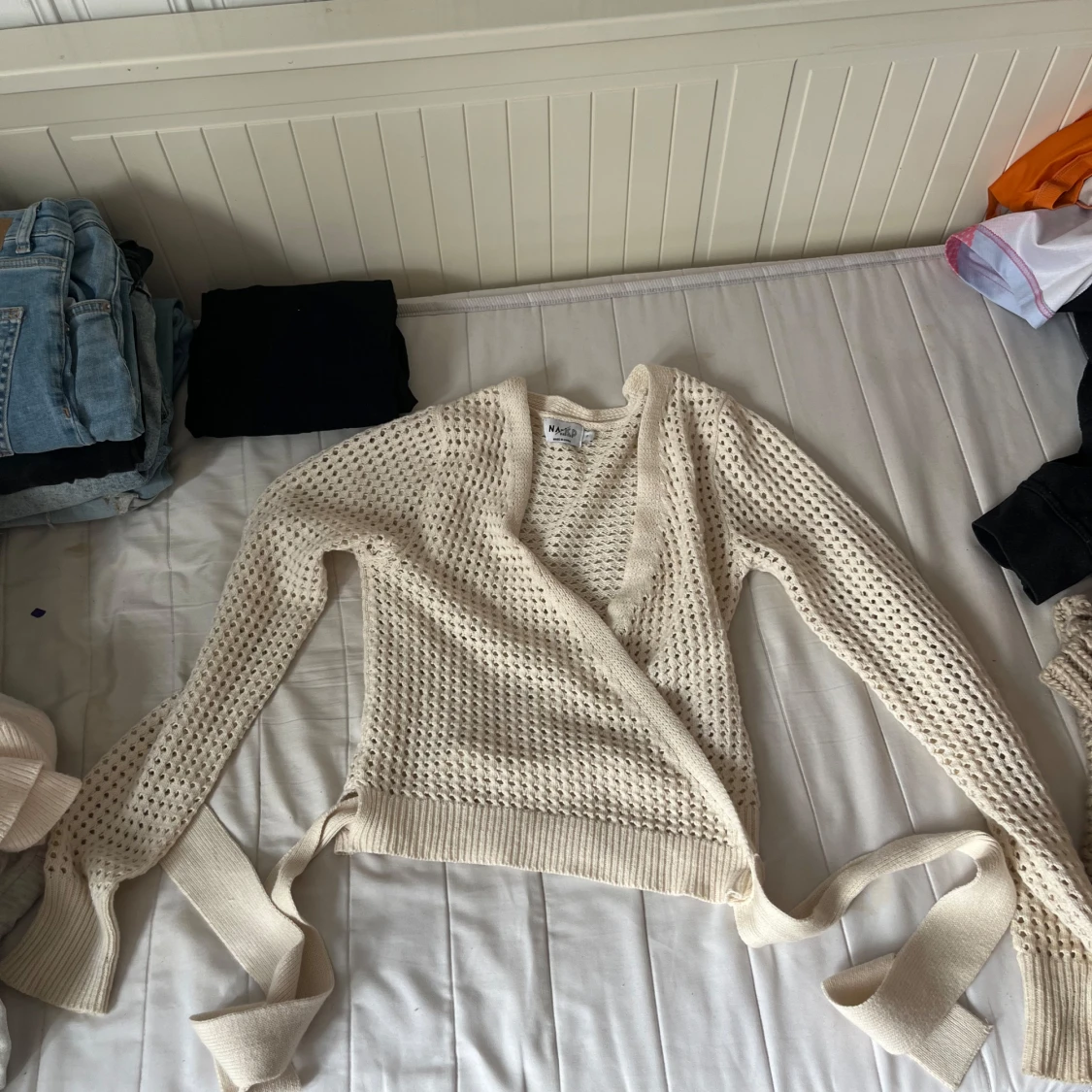 Beige omlottkofta från NA-KD Reborn - 3