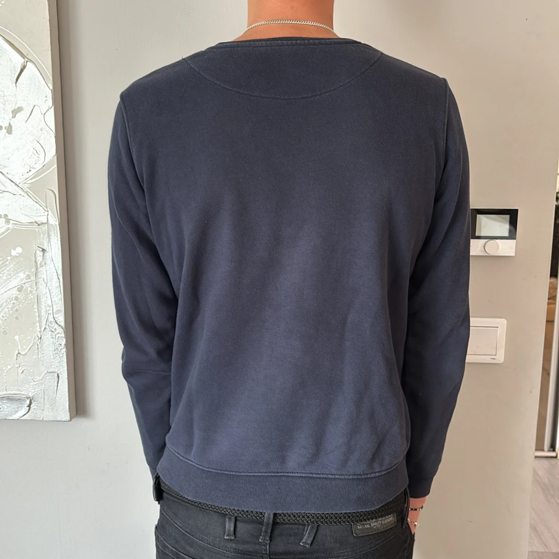 Marinblå sweatshirt från Lyle & Scott - 1