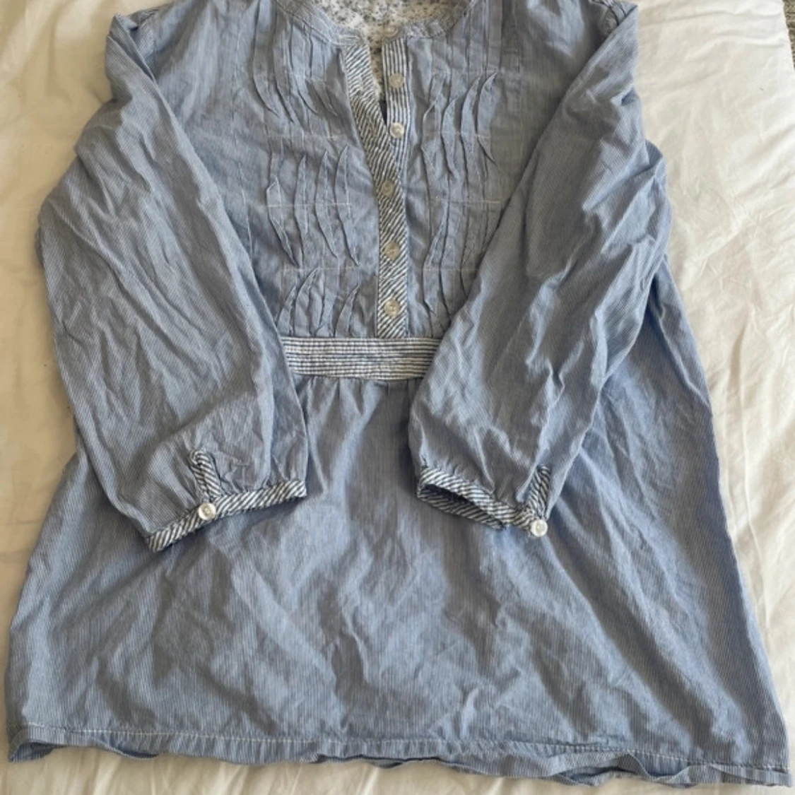 Blårandig henley-skjorta - 2