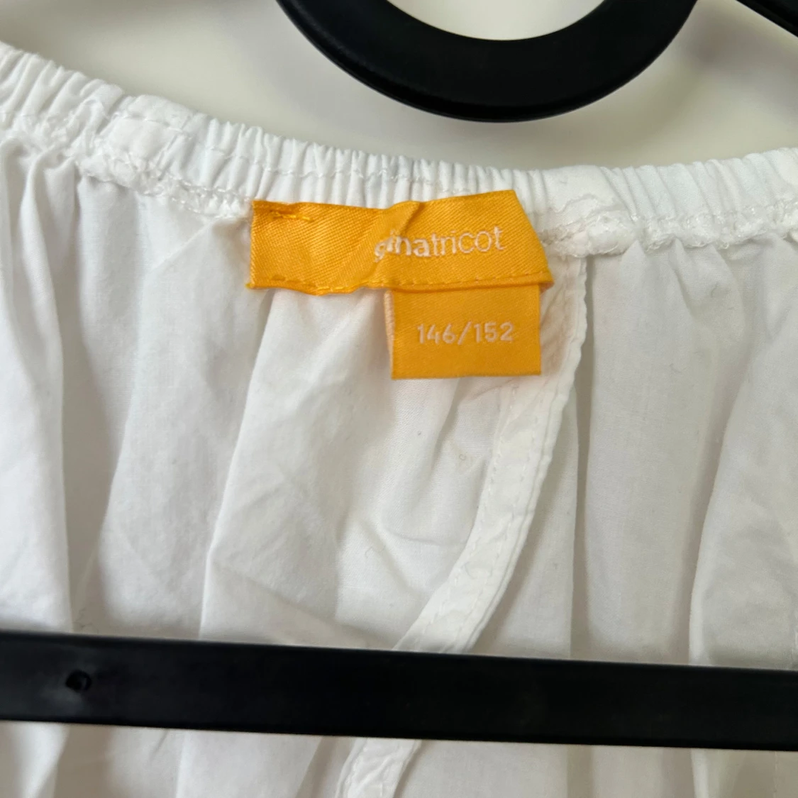 Vit blus från Gina Tricot - 1