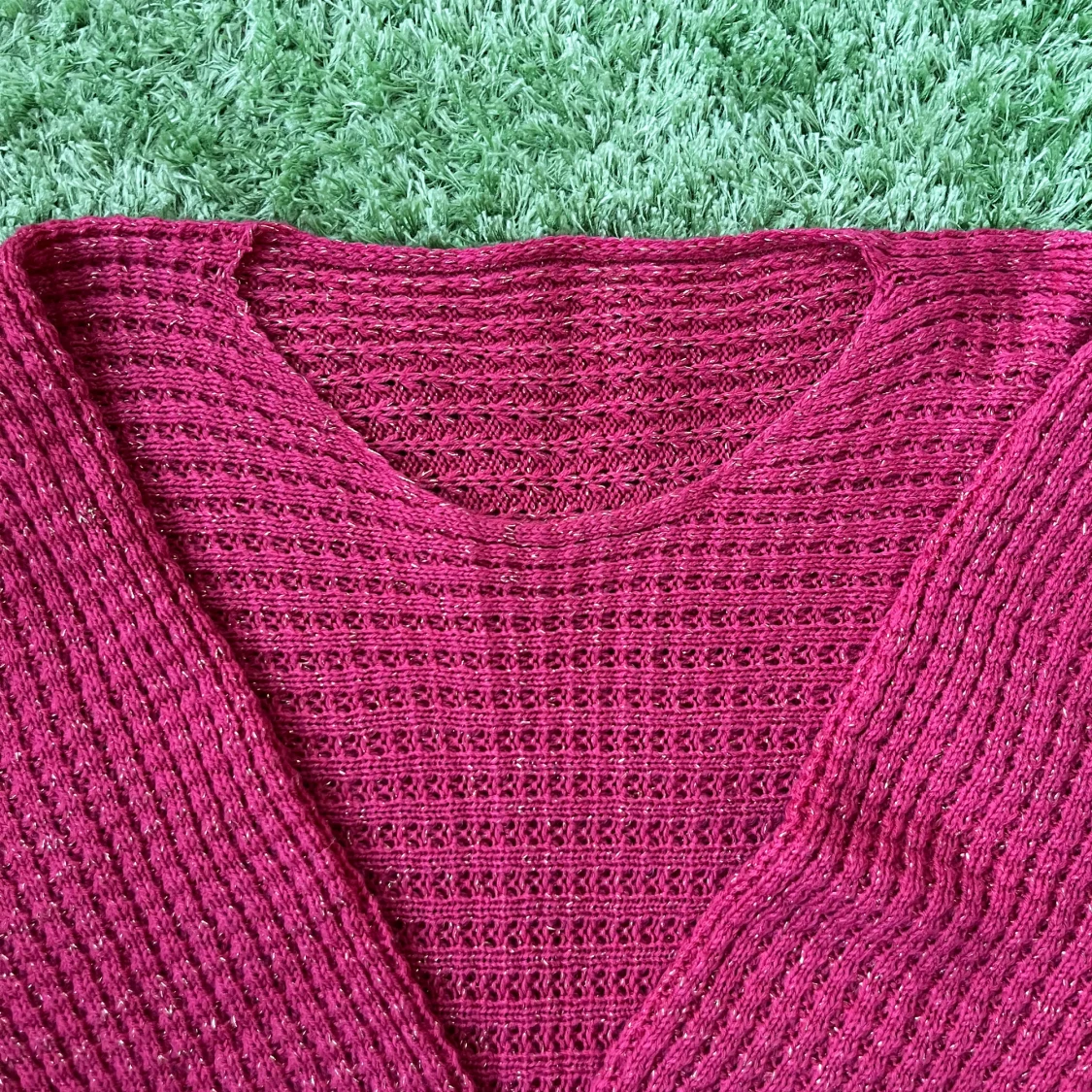 Glittrig rosa stickad tröja - 2