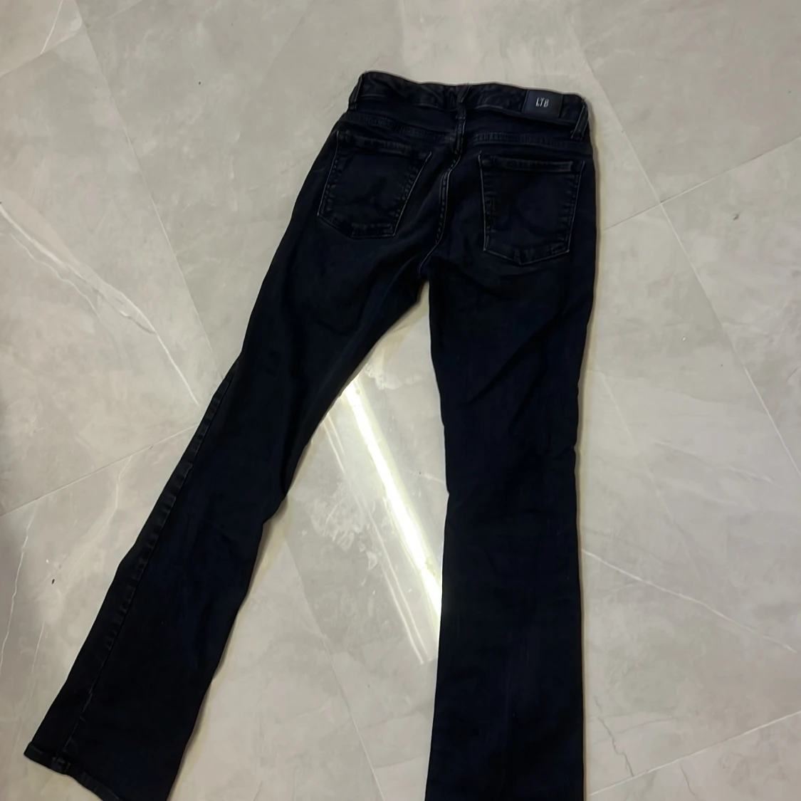 Svarta bootcut jeans från LTB - 1