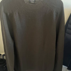 Massimo dutti tröja - 100% merinoull. Storlek M. Aldrig använd. Nypris 859 kr.