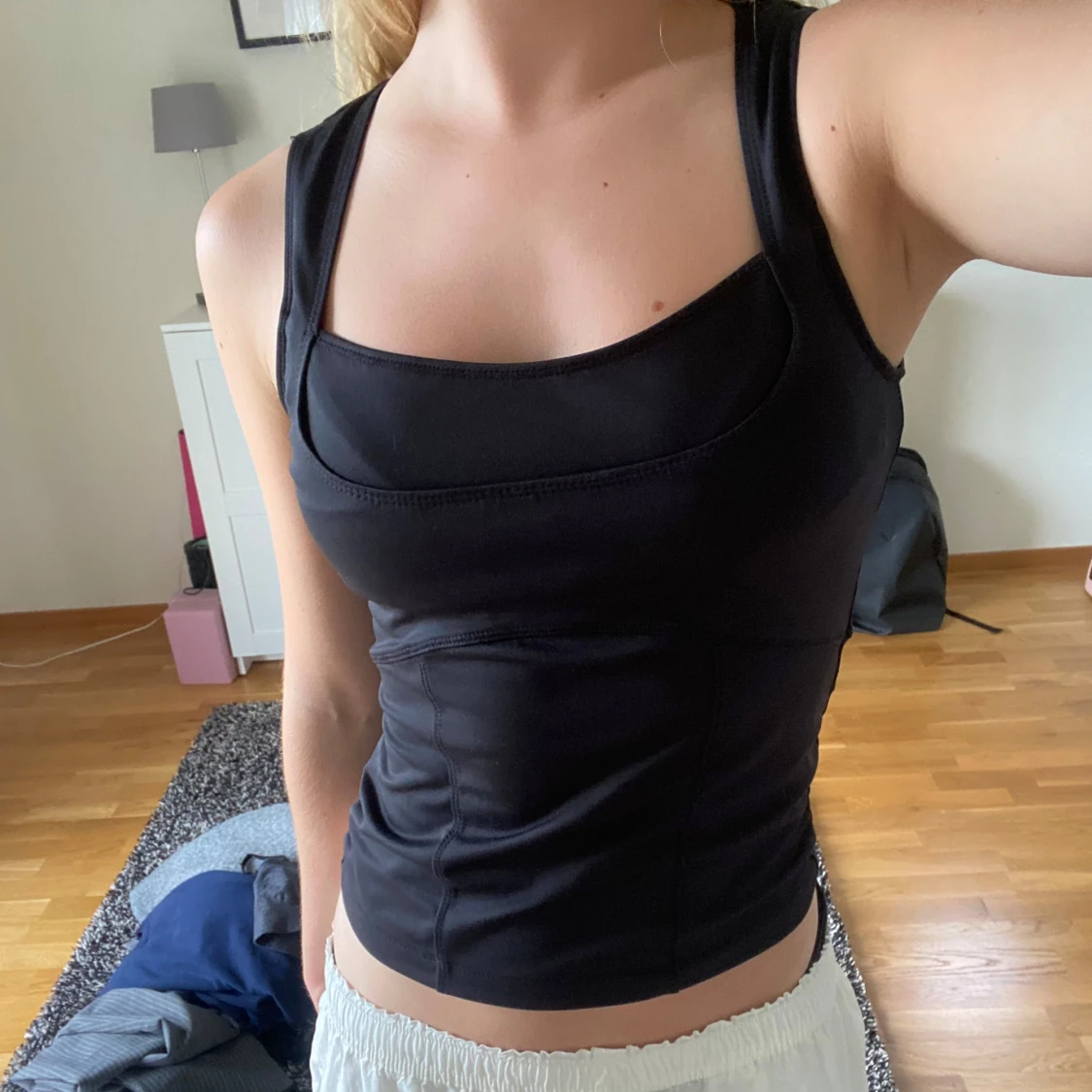 Svart träningslinne