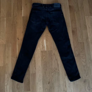 Replay anbass  - Säljer dessa snygga replay anbass jeans! | dom är i väldigt fint skick och har knappt blivit använda | skickar inom 24h📦