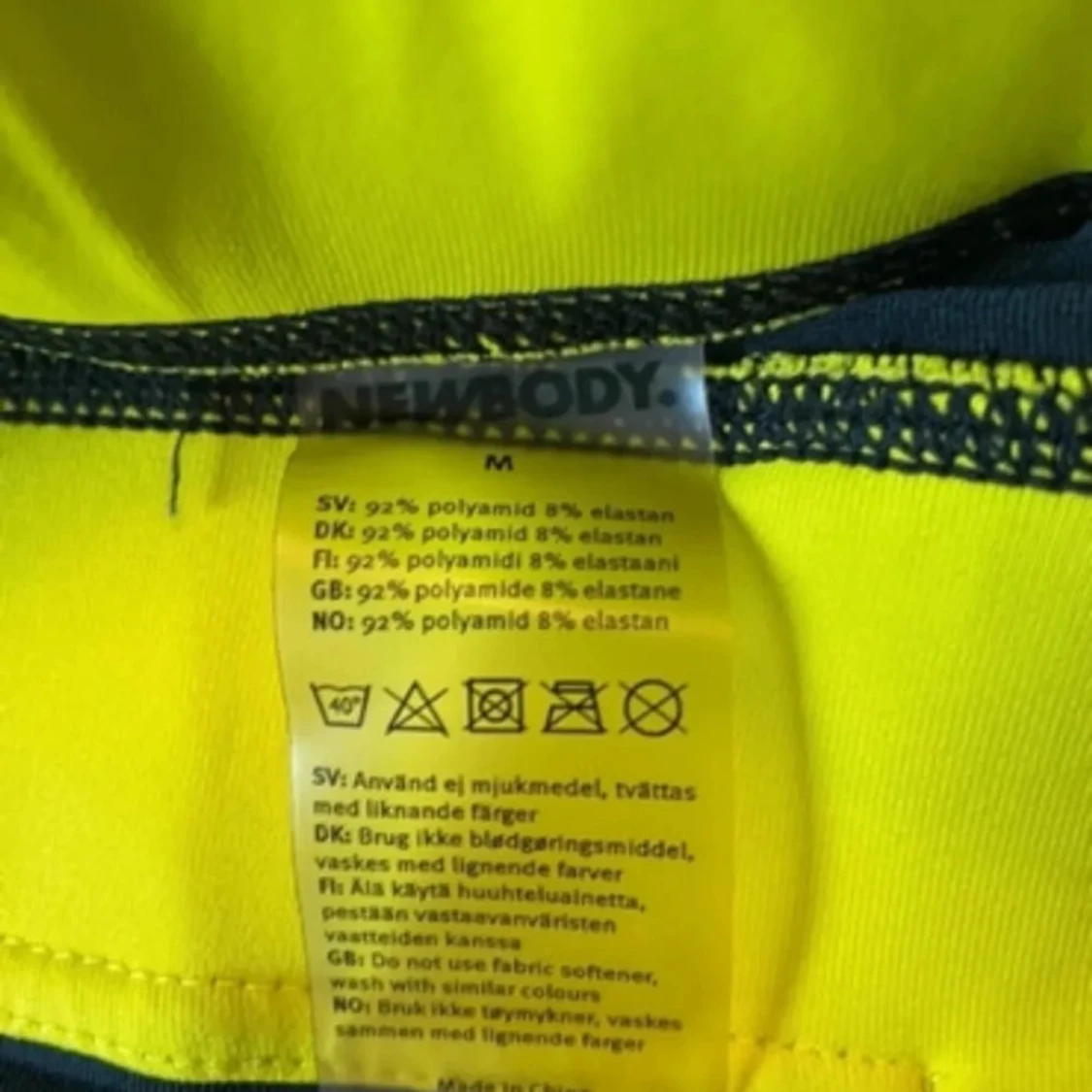 Svarta träningsleggings från Newbody - 4