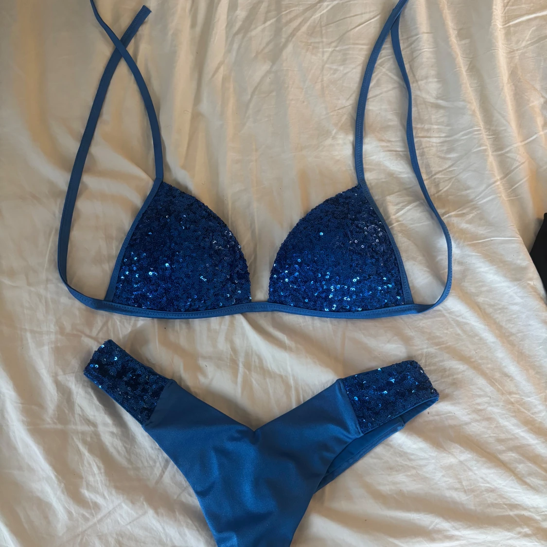 Blå paljettbikini från Calzedonia