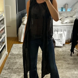 Genomskinlig blus - Genomskinlig knyt blus från H&M i XS