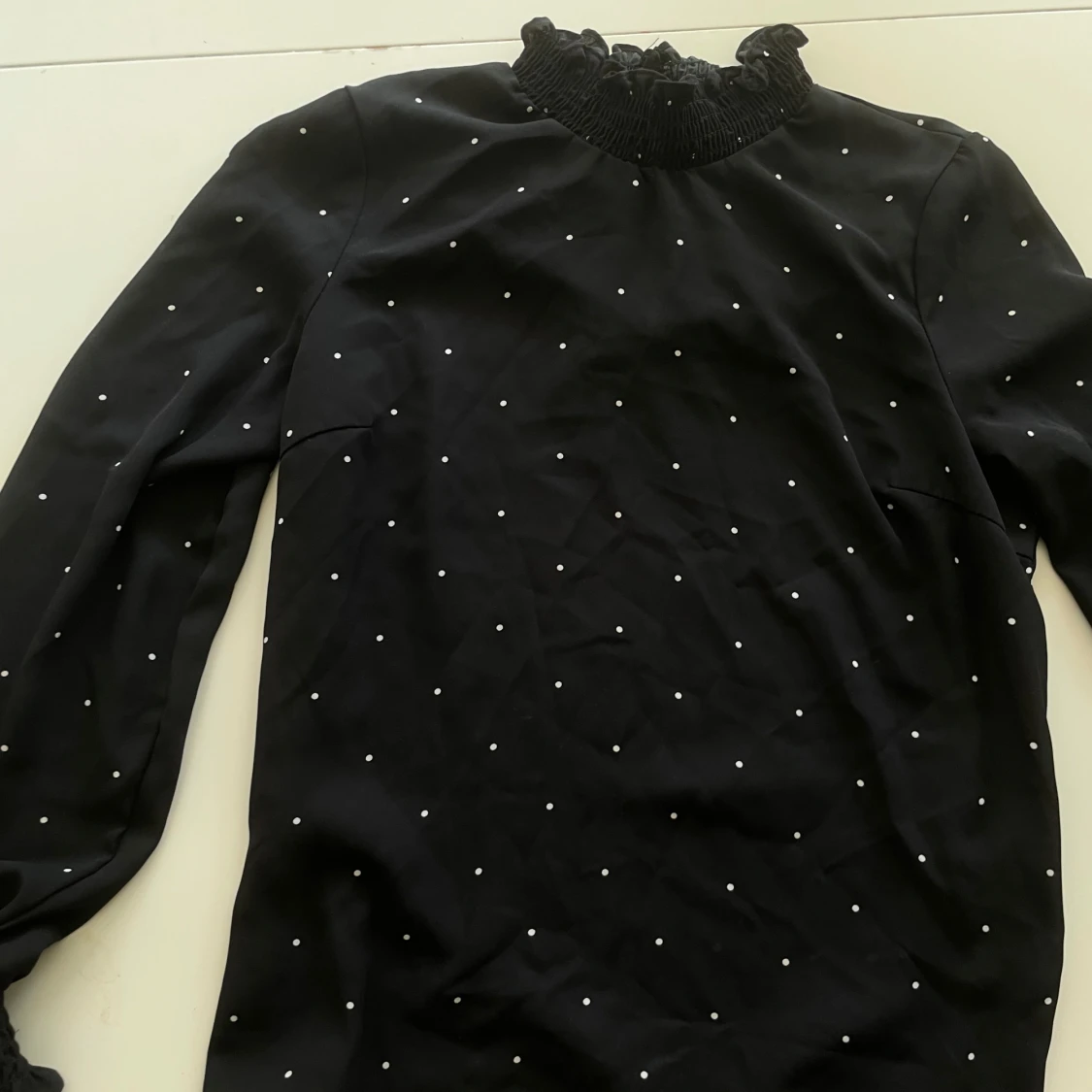 Prickig så fin blus  - 1