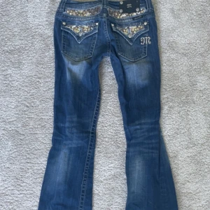 Unika Miss Me jeans - Coola, unika miss me jeans. Superbra skick. Strl 28.🩷