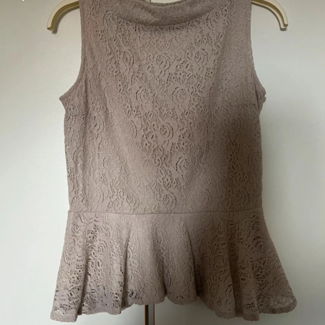 Beige spetsblus från Lindex - 1