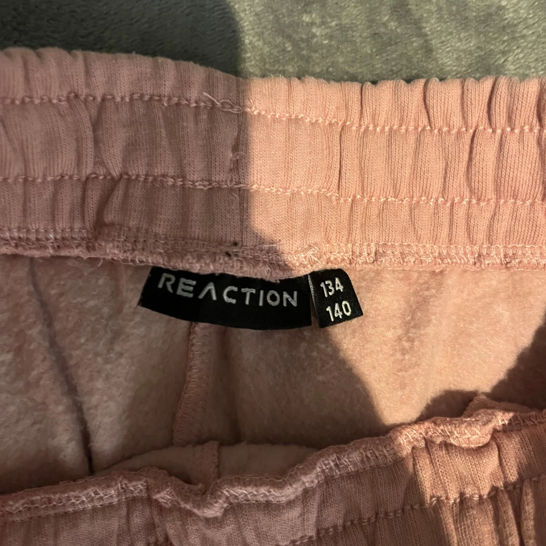 Rosa mjukisbyxor från Reaction - 2