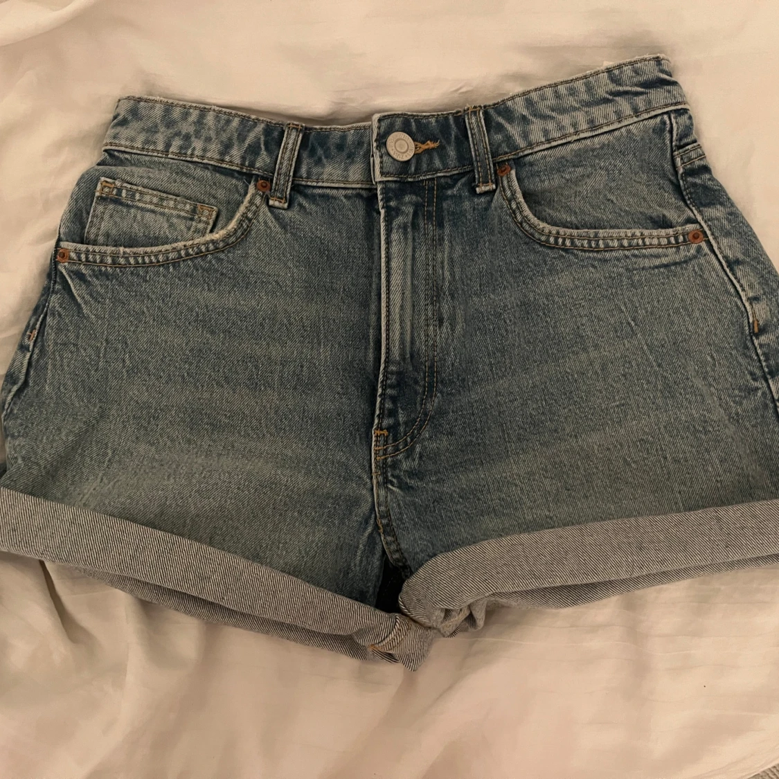 Blå jeansshorts från Zara