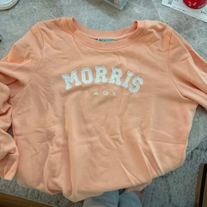 Persikofärgad tröja från Morris - Supersöt sweatshirt från Morris