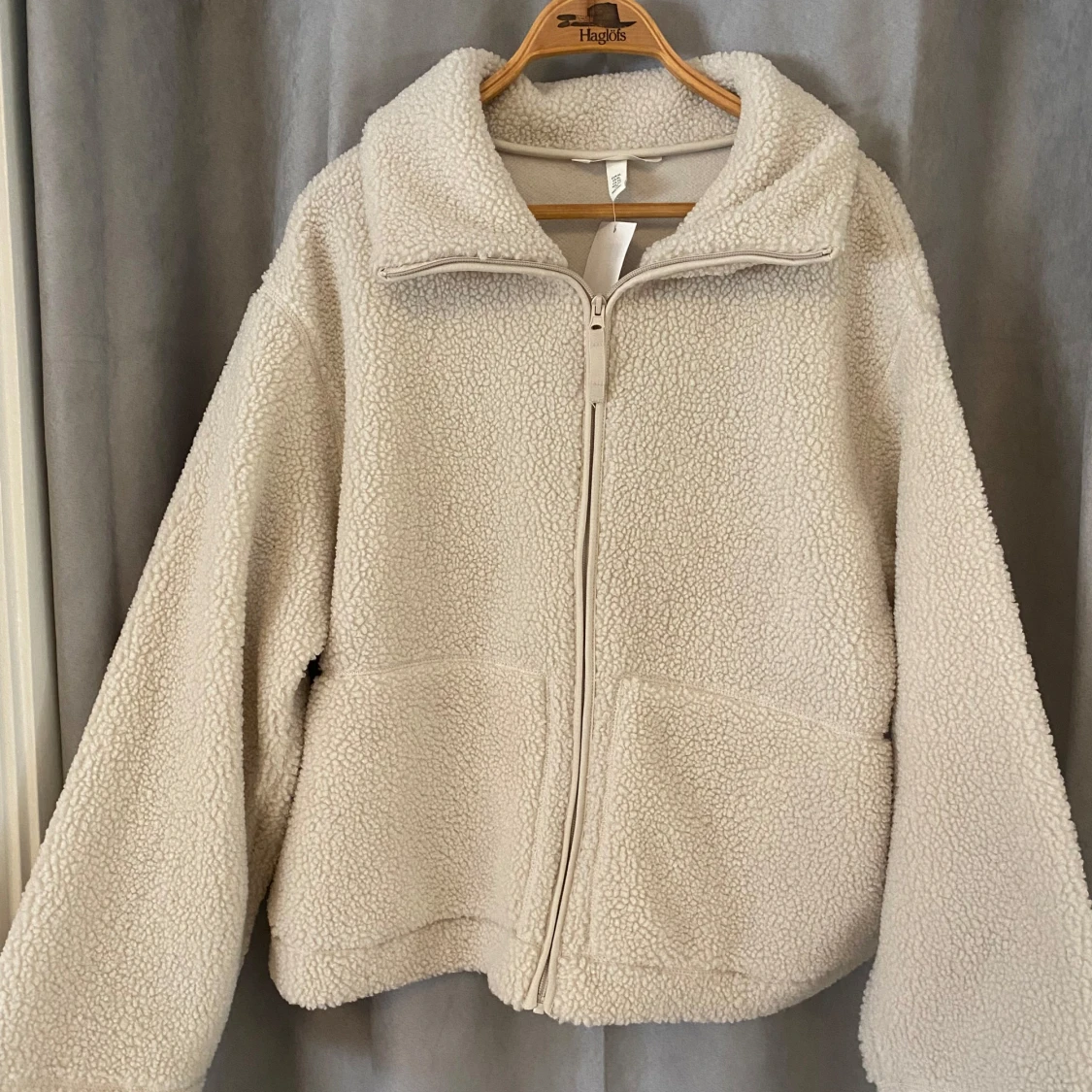 Beige teddyjacka med dragkedja