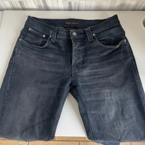 Nudie Grim Tim - Tjena, säljer mina Nudie Jeans i den trendiga modellen Grim Tim. Jeansen är knappt använda och sitter slim fit, cond 9/10. Nypris: 1899kr, hör av er vid minsta intresse//Anton