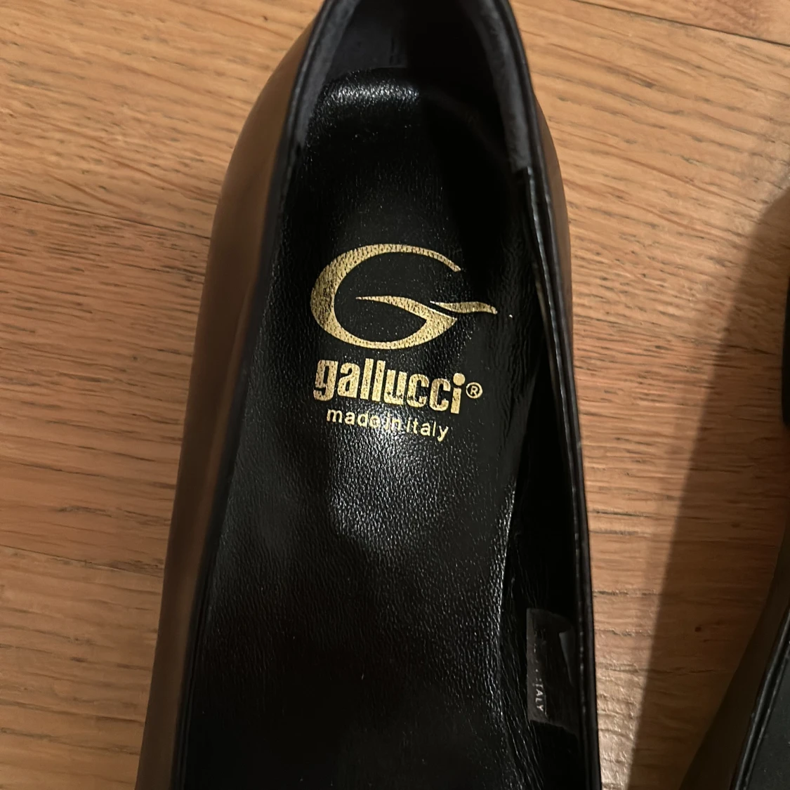 Svarta finskor från Gallucci! Ny pris: 1500kr!!! - 3