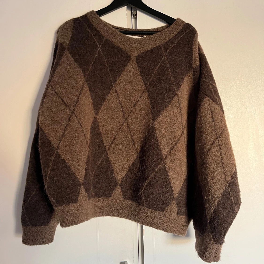 Brun mönstrad tröja från Carin Wester