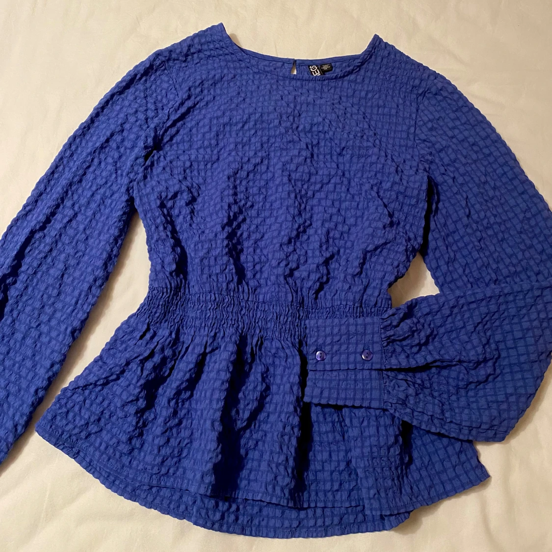 Blå långärmad blus från Pieces 