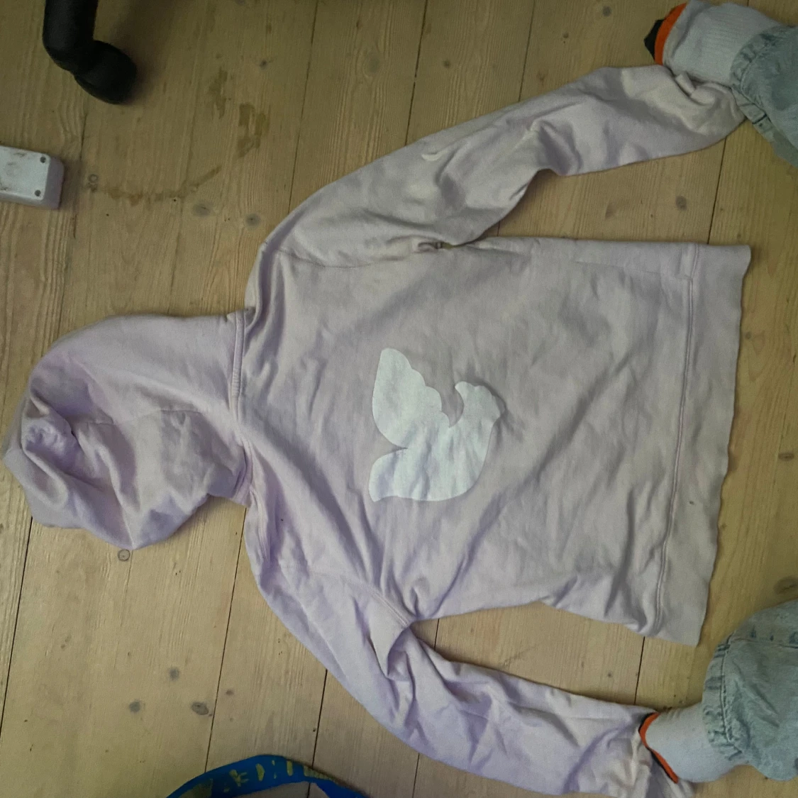 Ljusrosa hoodie från Gina Tricot - 1