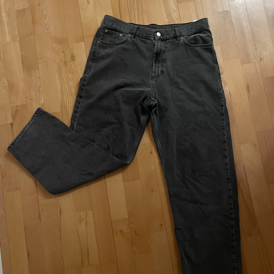 Grå jeans från Sweet Sktbs