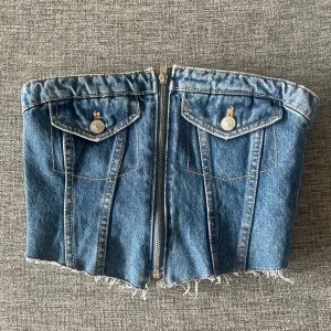 jeans topp stradivarius🐬🌺 - Väldigt bekväm och håller sig på plats!🥰