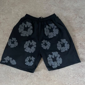 Denim tears shorts - Denim tears shorts i storlek M och helt ny skick