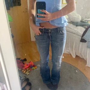 Blå bootcut jeans 7 for all mankind  - Super snygga ljusblå jeans i storlek 28💓 skriv för mer info