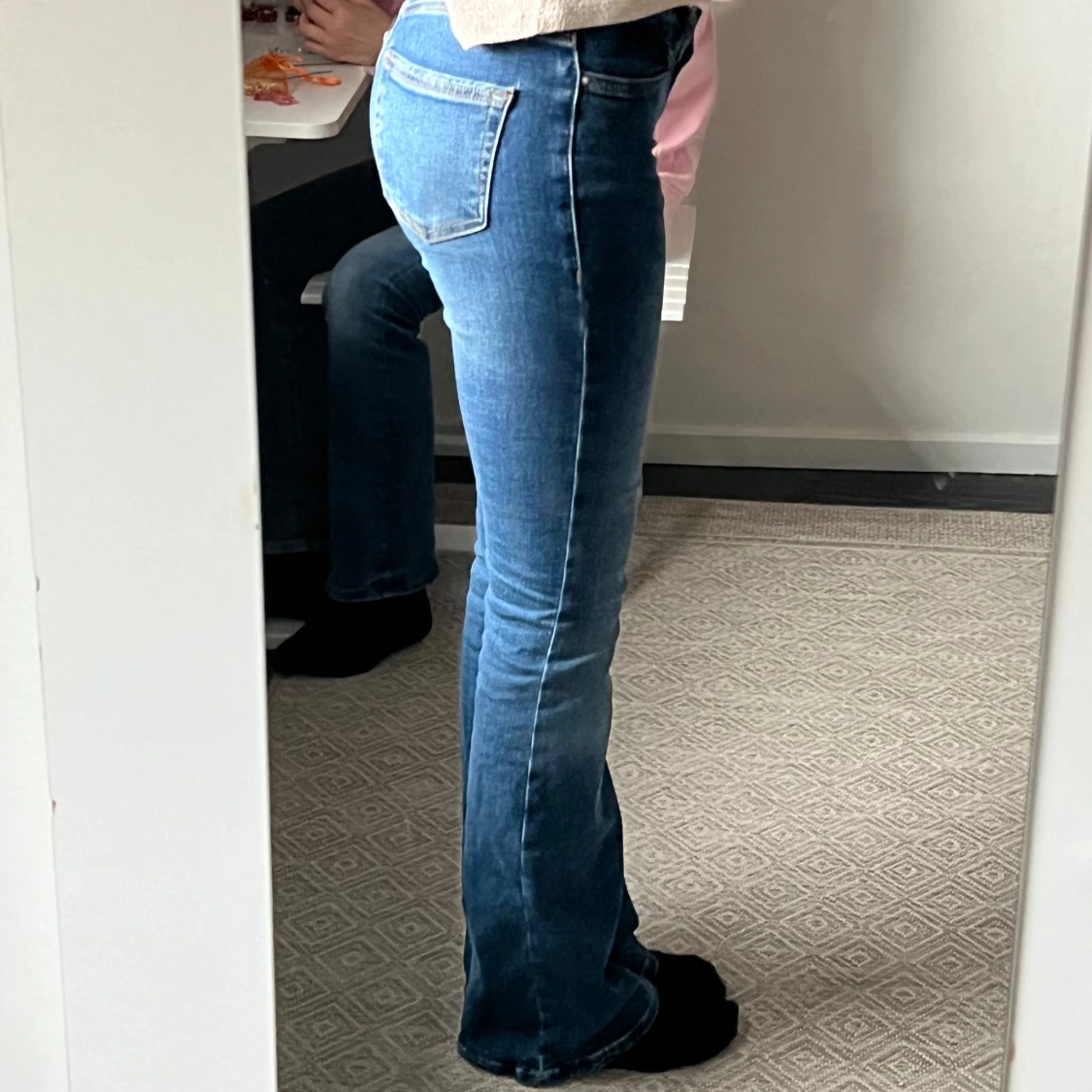 Blå bootcut jeans - 2