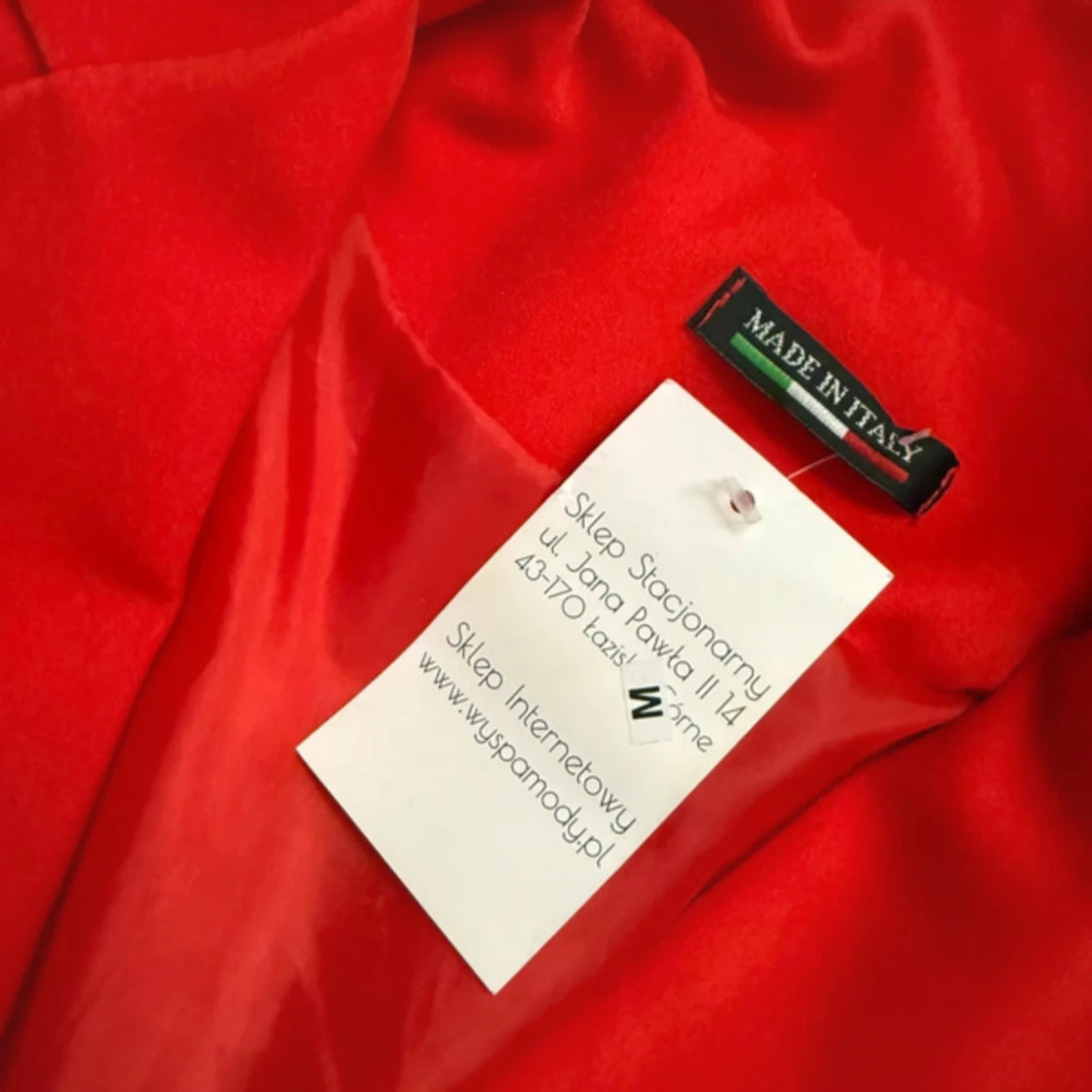 Röd kostym med kavaj och byxor från Vesper Chicy - 2