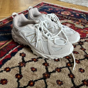 New Balance - Låda följer inte med,  använda en gång. Säljer för tycker de är lite förstora.