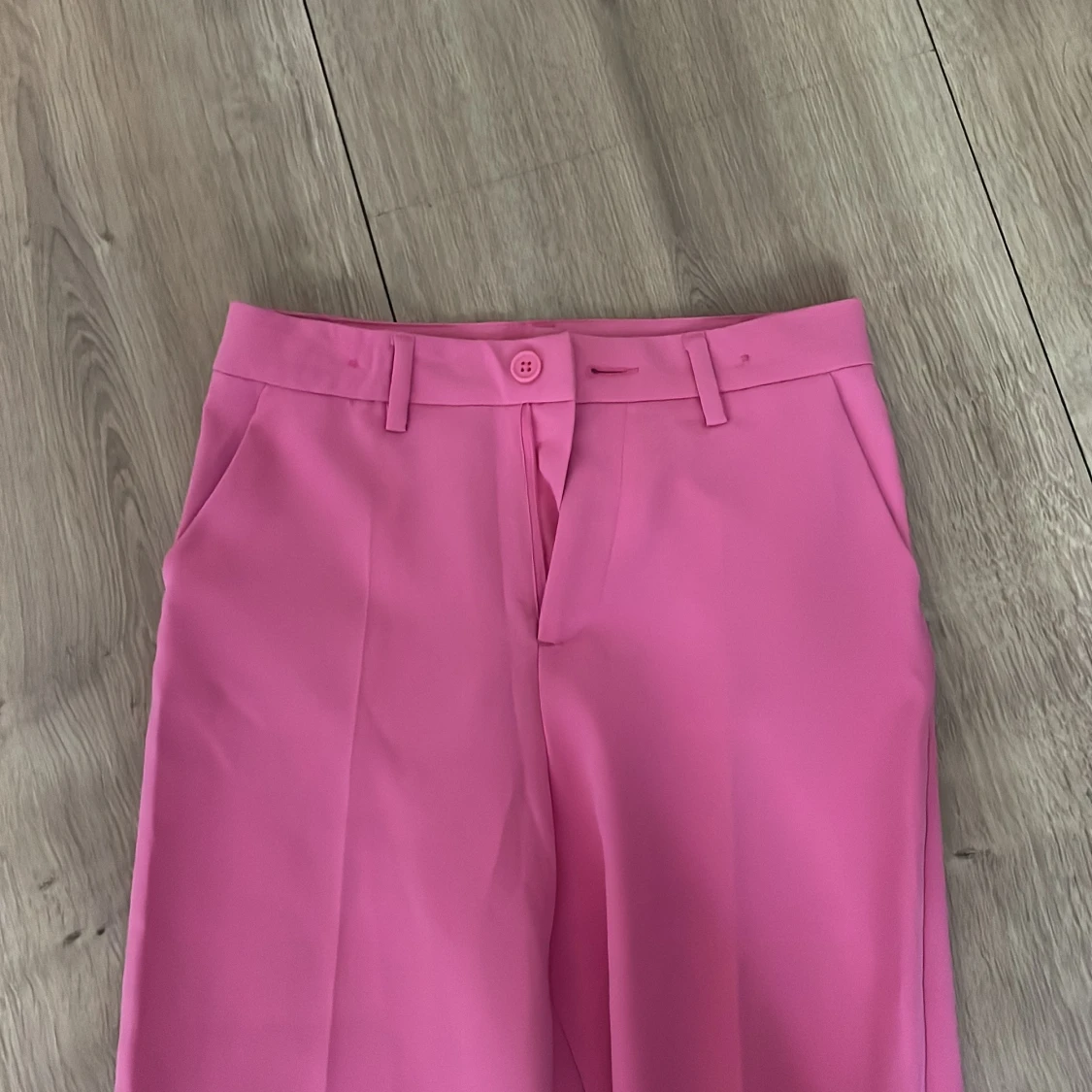 Rosa kostymbyxor från Lindex - 1