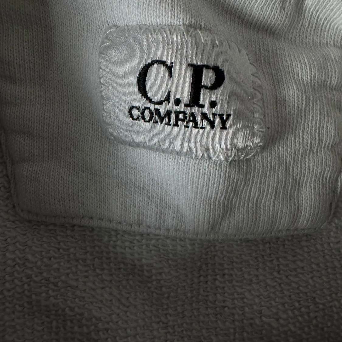 Vit hoodie från C.P. Company - 2