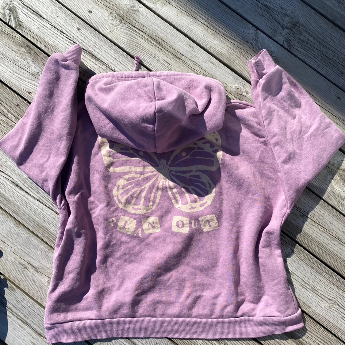 Ljuslila hoodie från Pull&Bear - 1