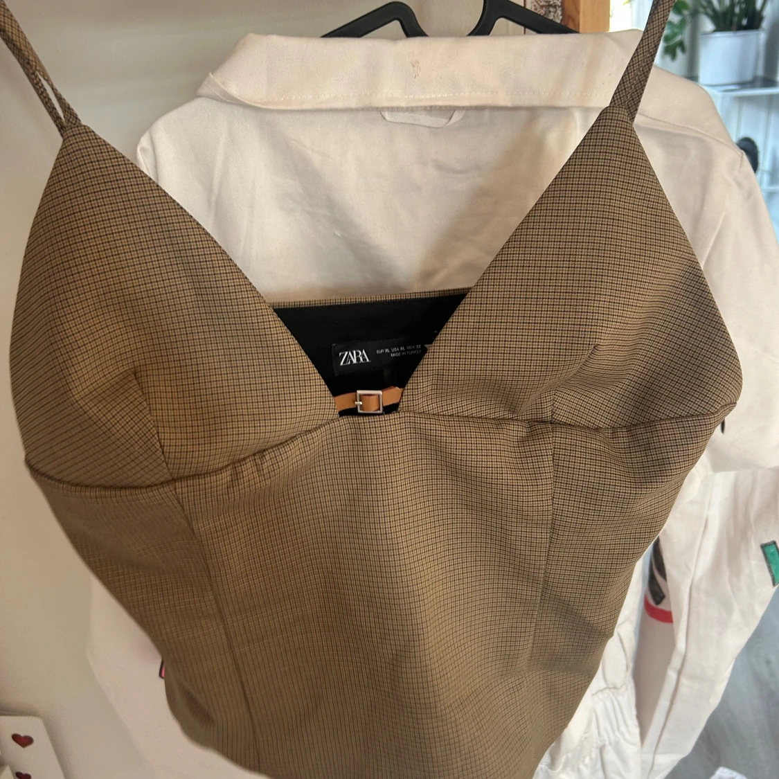 Beige rutig linnetopp från Zara - 1