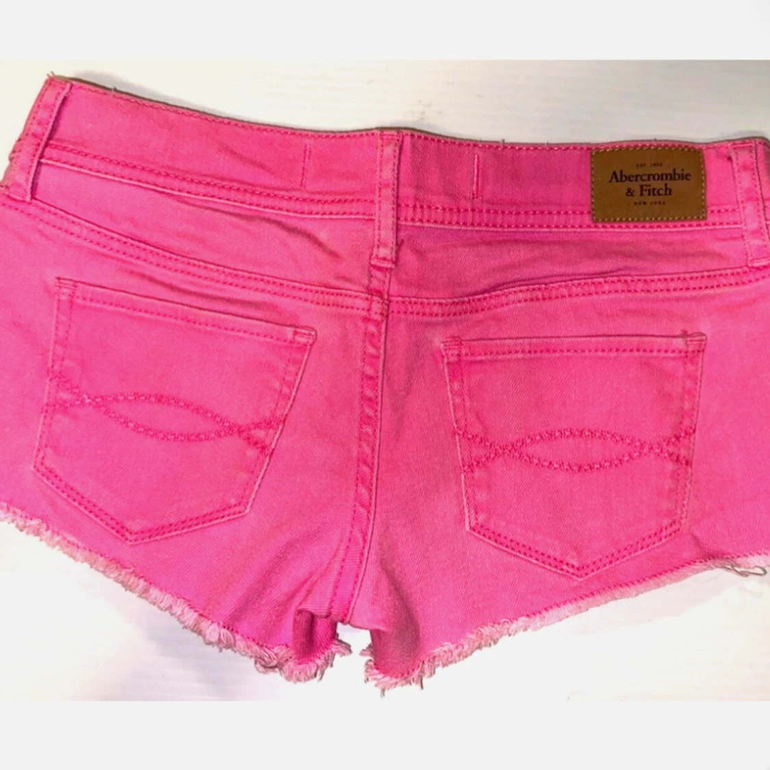 Lågmidjade jeanshorts - 2