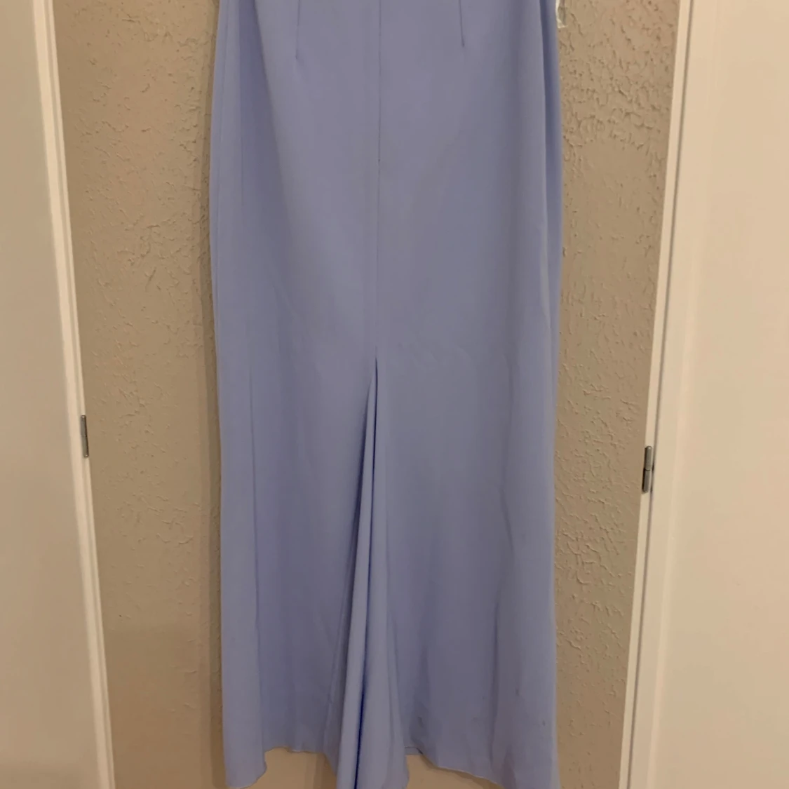 Ljusblå långklänning med snörning - 1