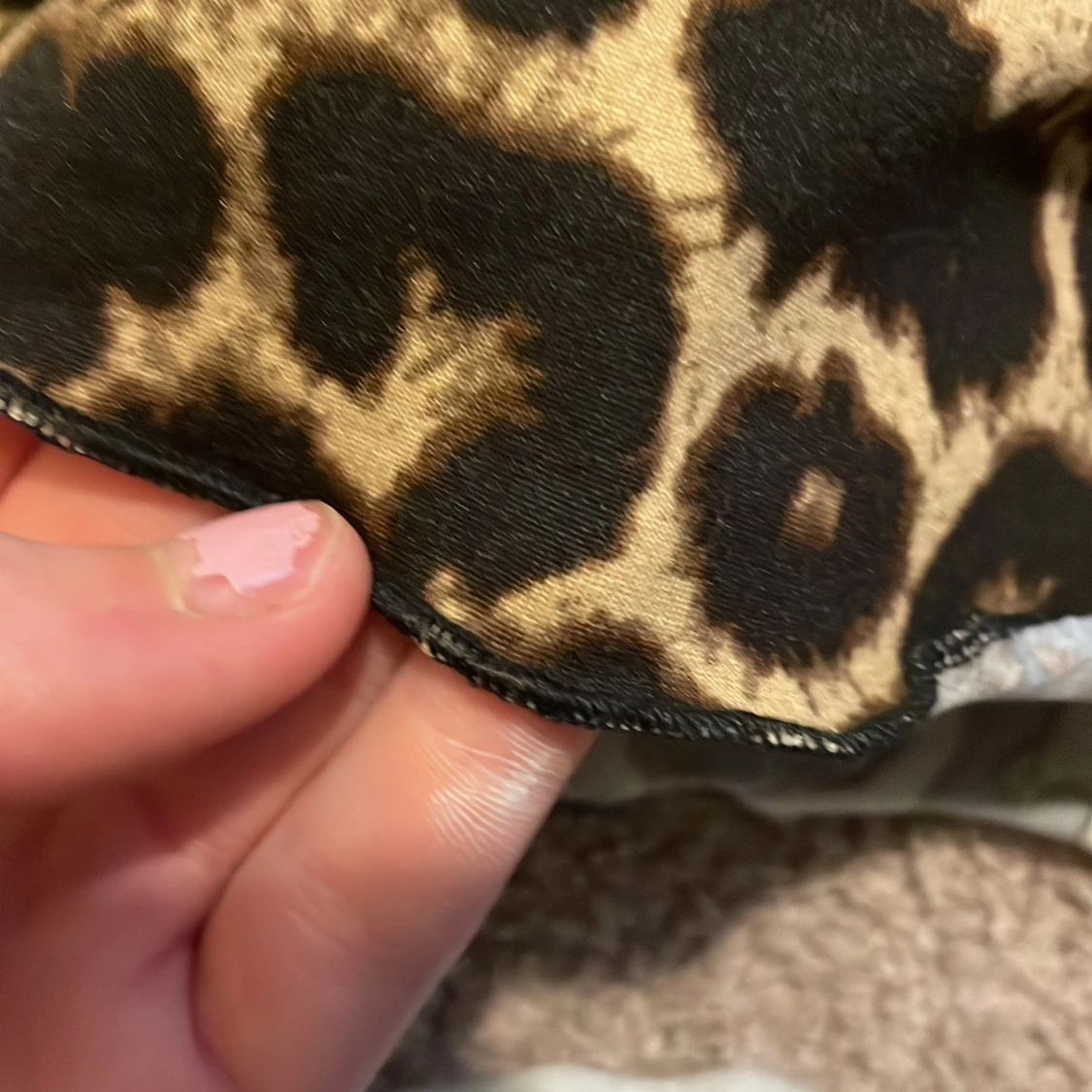 Leopardmönstrad topp med rosett - 4