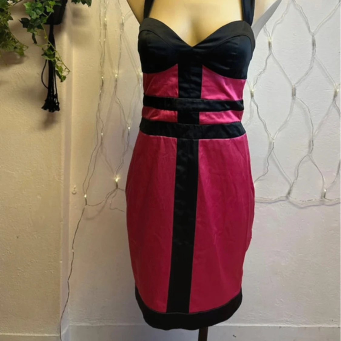 Rosa och svart retroklänning från Jane Norman Stl 38 / M vintage glamour från 80-tal 90-tal