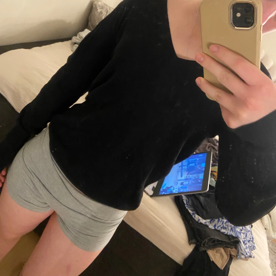 Svart stickad v-ringad tröja från Zara - 1