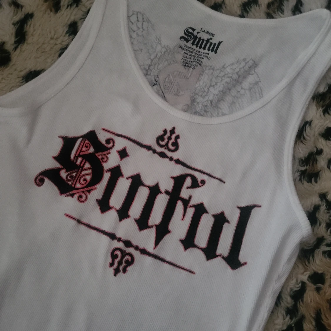 Vit linnetopp från Sinful med tryck - 3