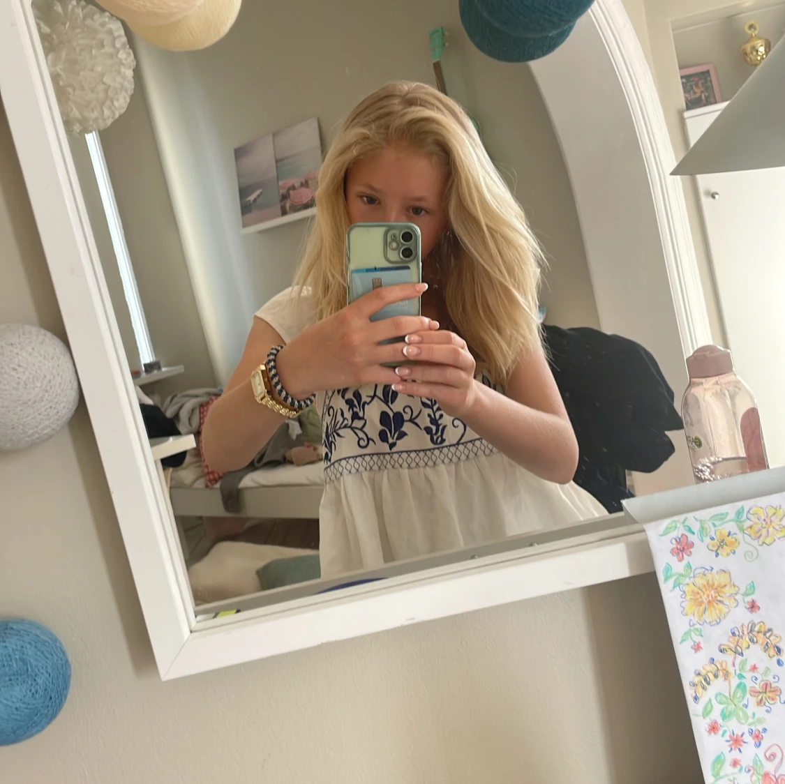 Vit blommig topp  - 1