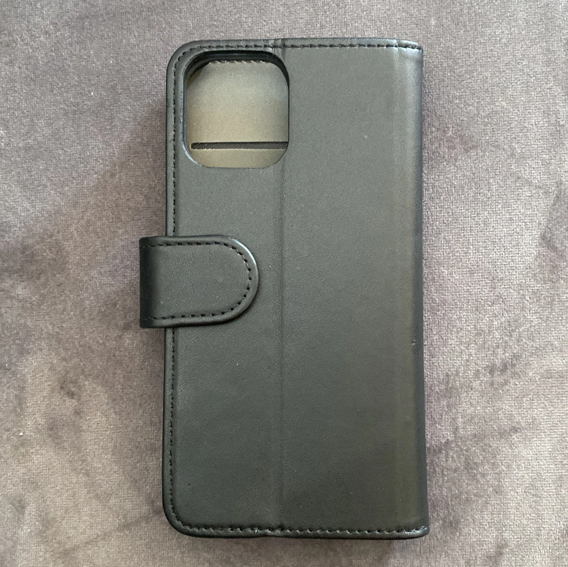 Svart plånboksfodral i skinn